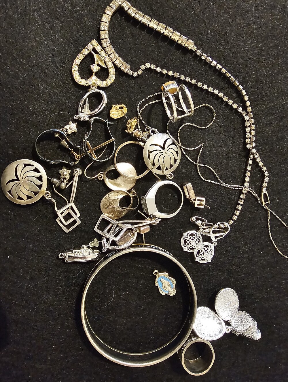 Vintagr Silver Multi-Piece Women's Jewelry Set - Silver Bundle Lot
